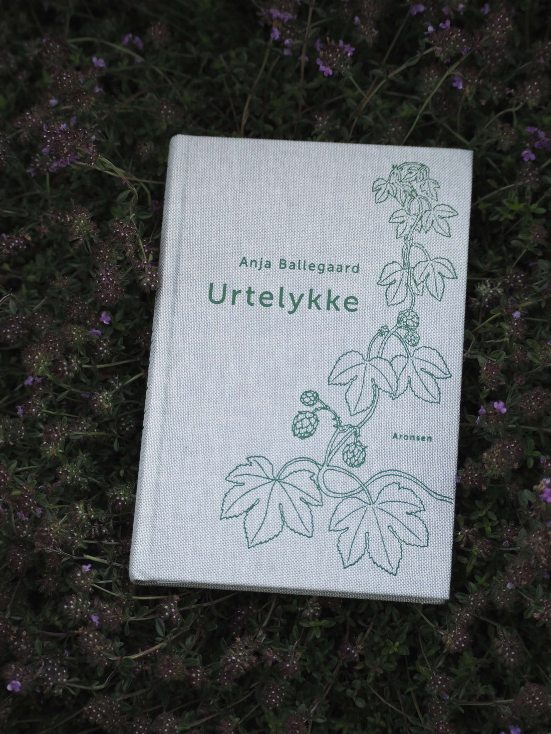 Anmeldelse af bogen Urtelykke